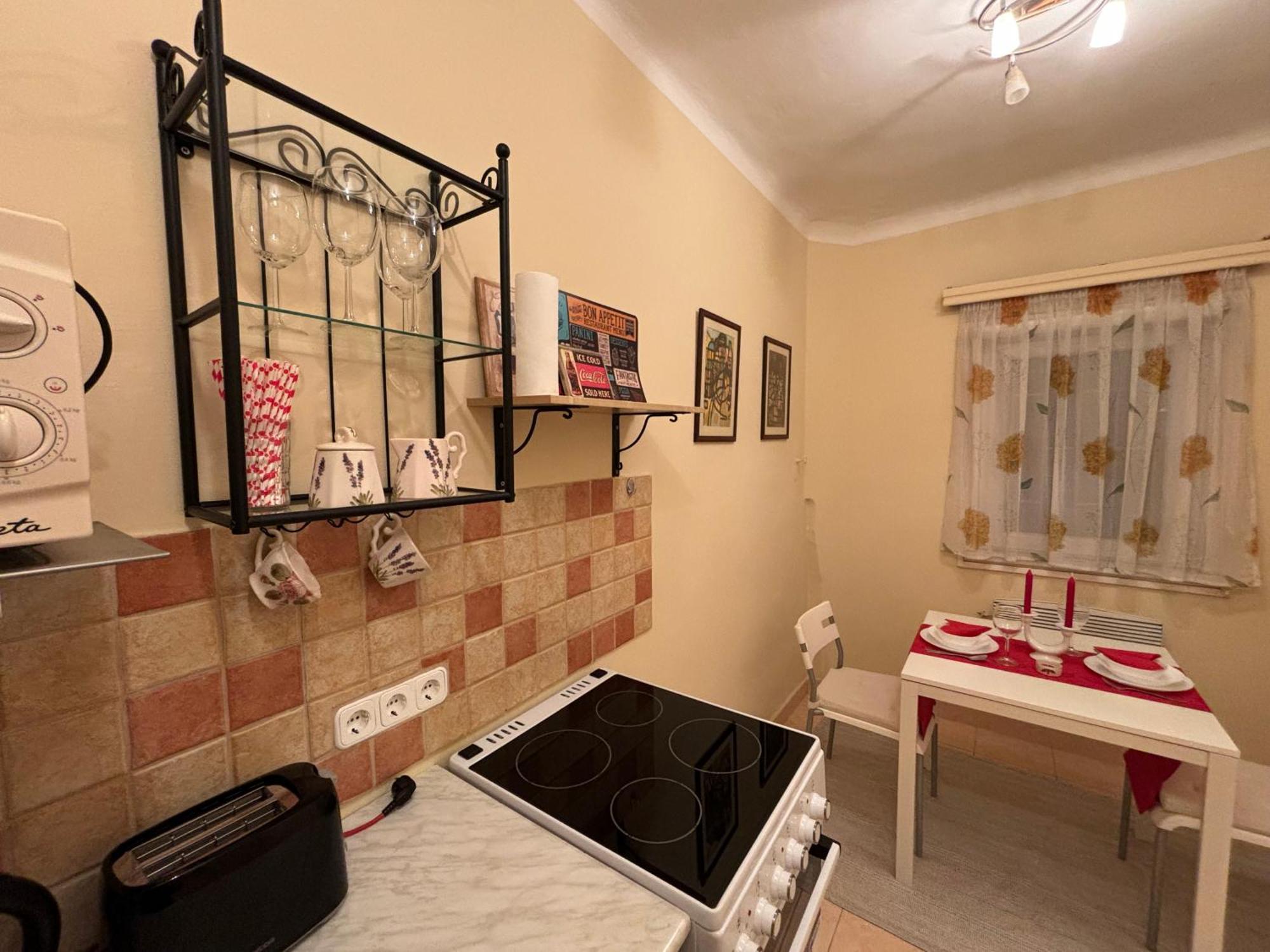 Downtown Hideaway Апартаменти Будапешт